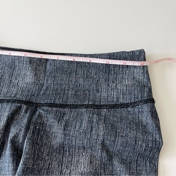 Lululemon Wunder Under Crop Full-On Luxtreme Size 4 - Picture 11 of 13